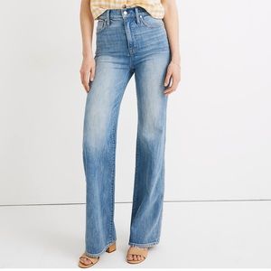 Madewell 11” High-Rise Flare Light/Medium (Adorable Wash) 23